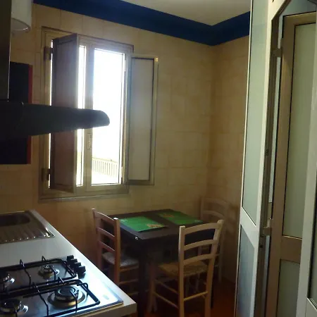 Life's B ベッド・アンド・ブレックファスト 3*